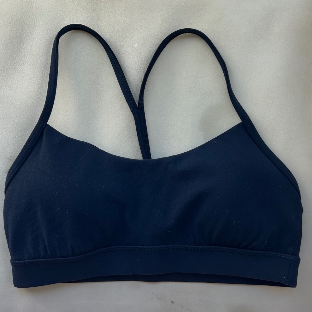 Lululemon Flow Y Bra Nulu *Light Support A-C cup in Navy